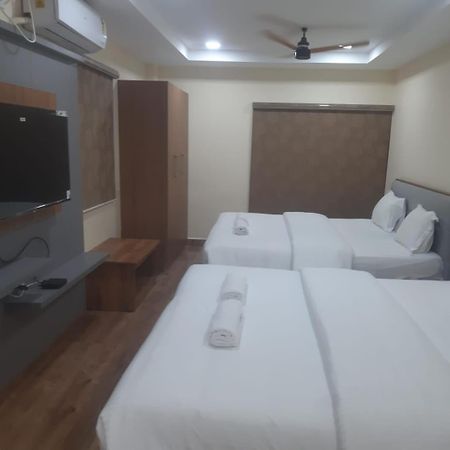 Lakshmi Narayana Grand Hotel Kanchipuram Bagian luar foto
